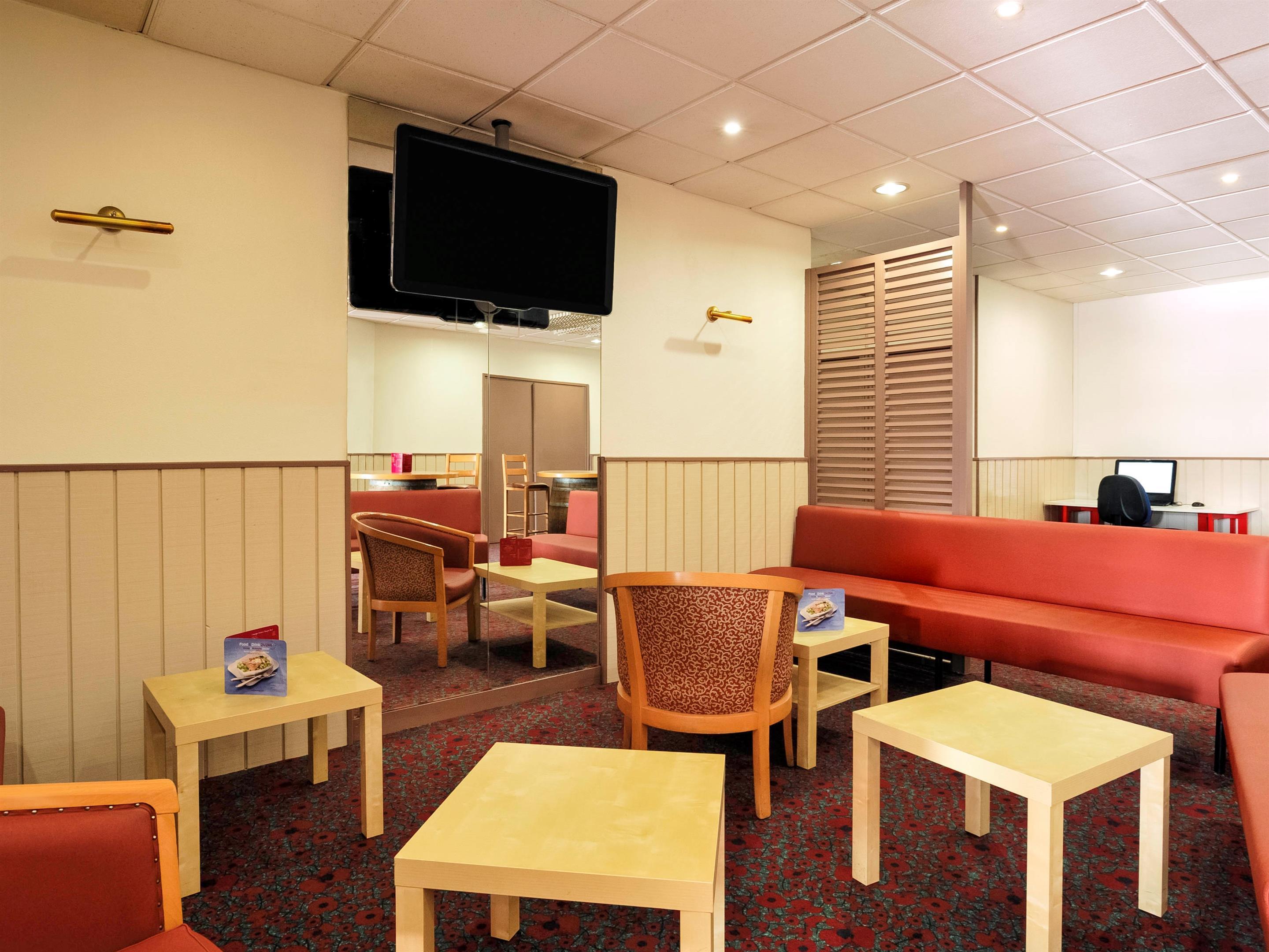 ไอบิส บูโลญ-ซูร์-แมร์ ซองทร์ เล ปอร์ต Hotel ภายนอก รูปภาพ
